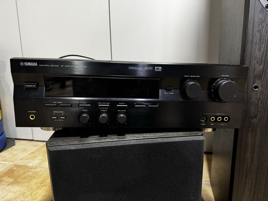 Sistema de som Yamaha/Tannoy