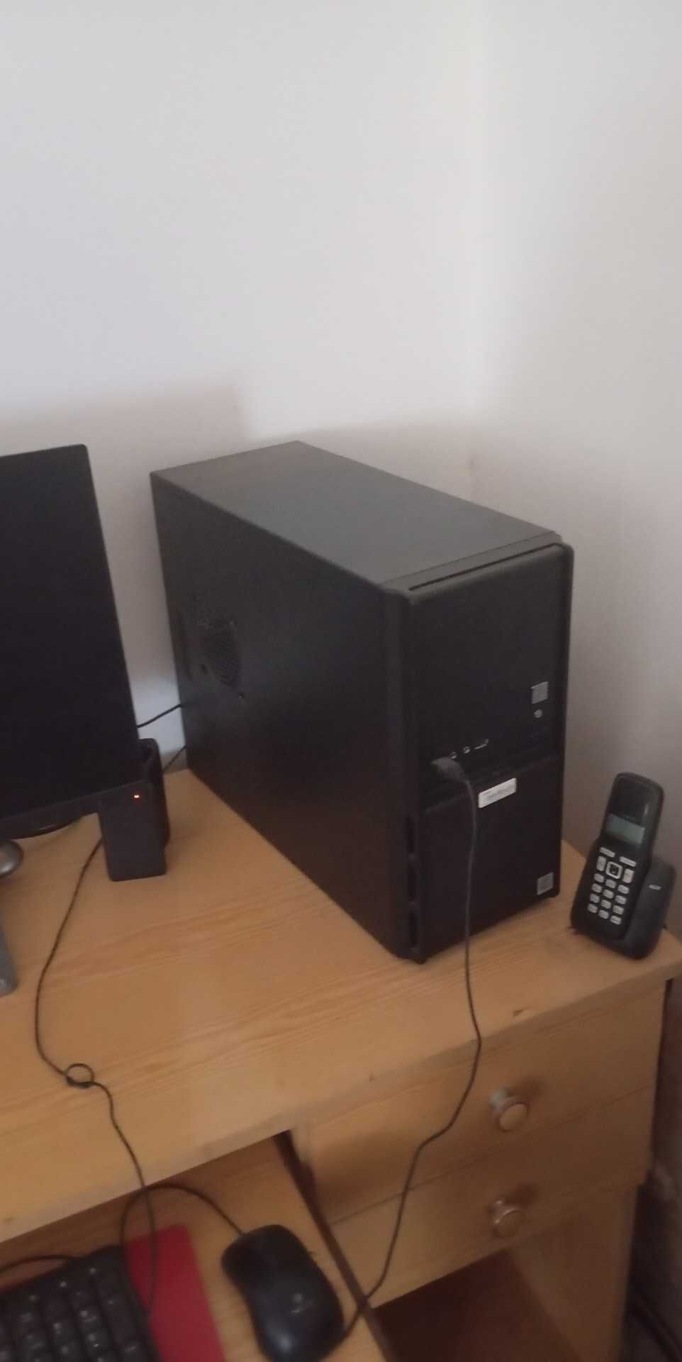 Vendo computador fixo completo quem me der 300 350 leva na hora