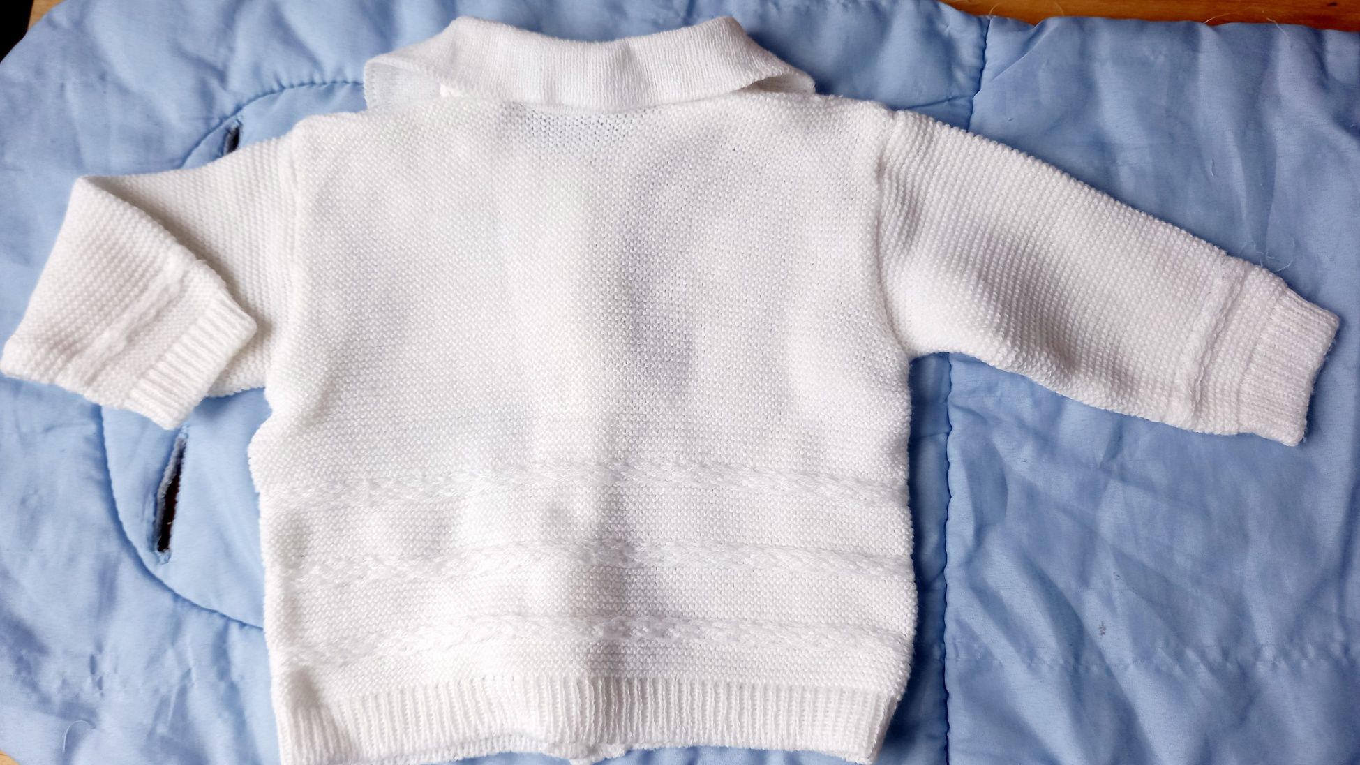 Sweterek rozpinany biały elegancki- rozmiar 68/74
