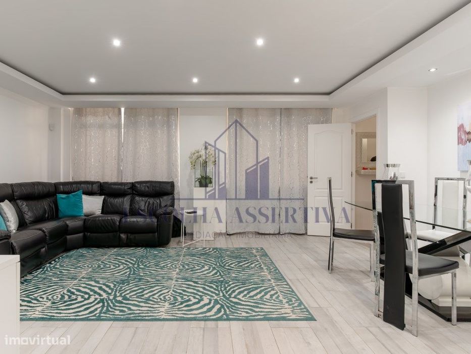 Loja com 95m2 transformada em apartamento T2