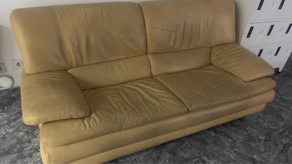 Sofa em pele (usado)