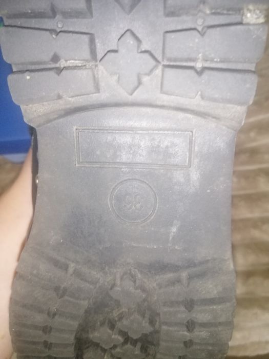 Продам ботинки весна осень