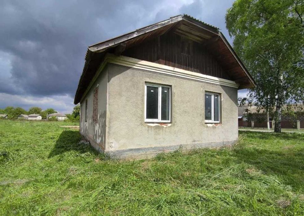 Продається земля і будинок