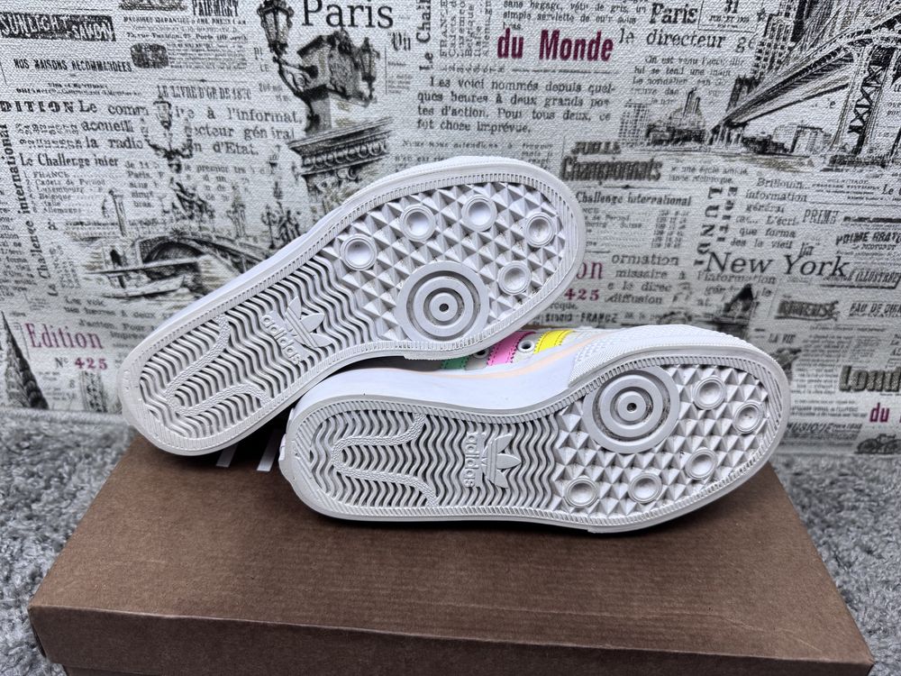 Кросівки Adidas / Розмір 35