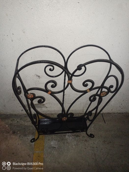 Antiguidades em metal e cobre