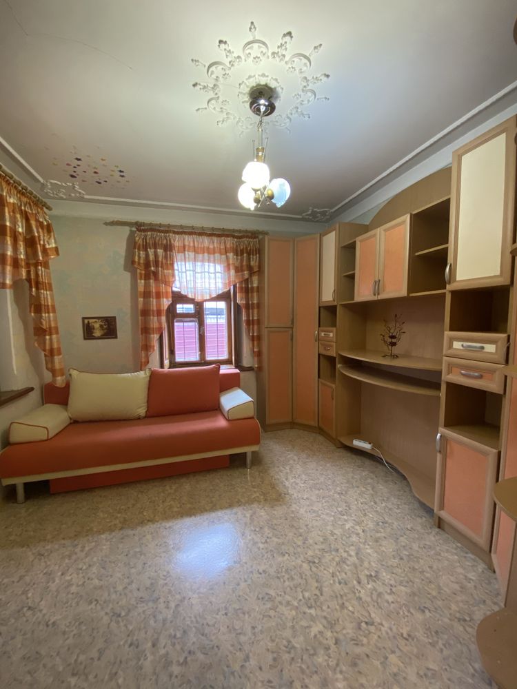 В Продажу 4 к  будинок на Великій Морській , 143 кв м