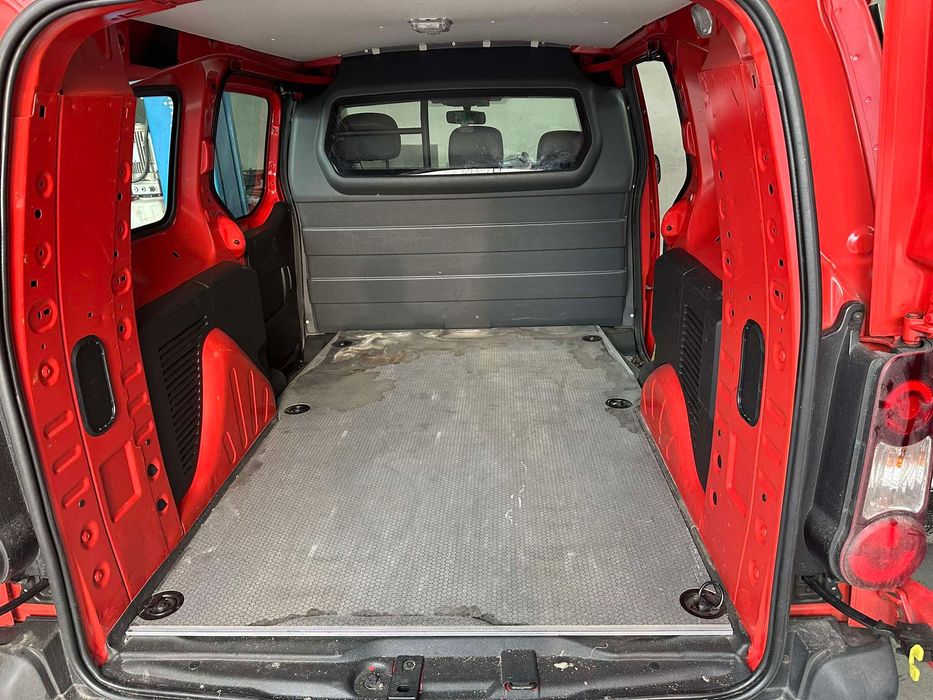 ściana Berlingo Partner zabudowa