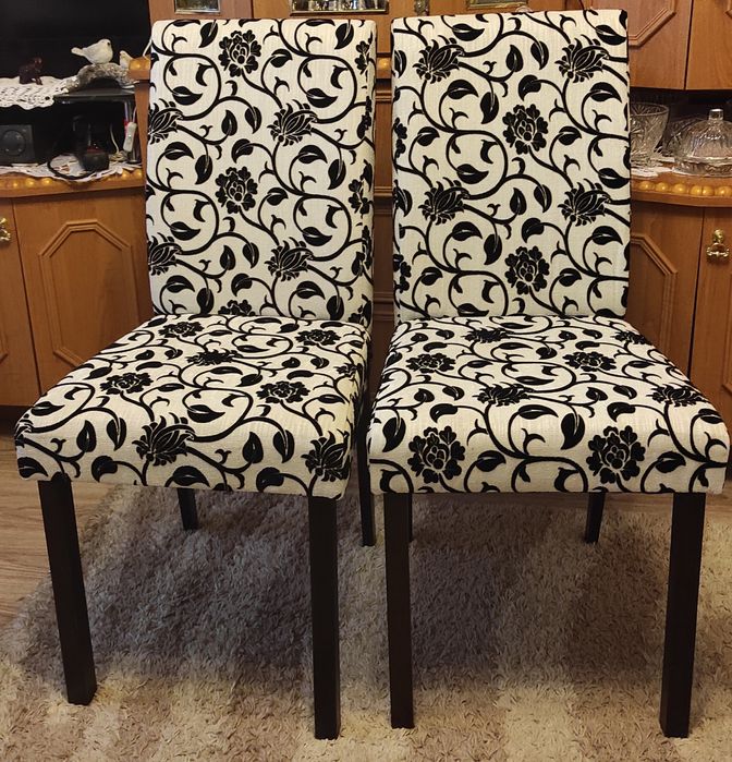 Krzesła z oparciem tapicerowane