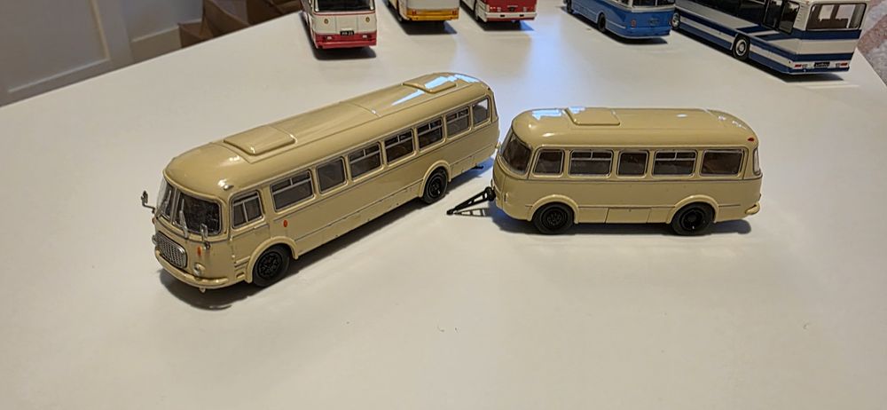 Jelcz 043 z przyczepą brekina skala h0