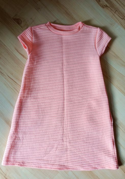 Śliczna elegancka sukienka r. 116