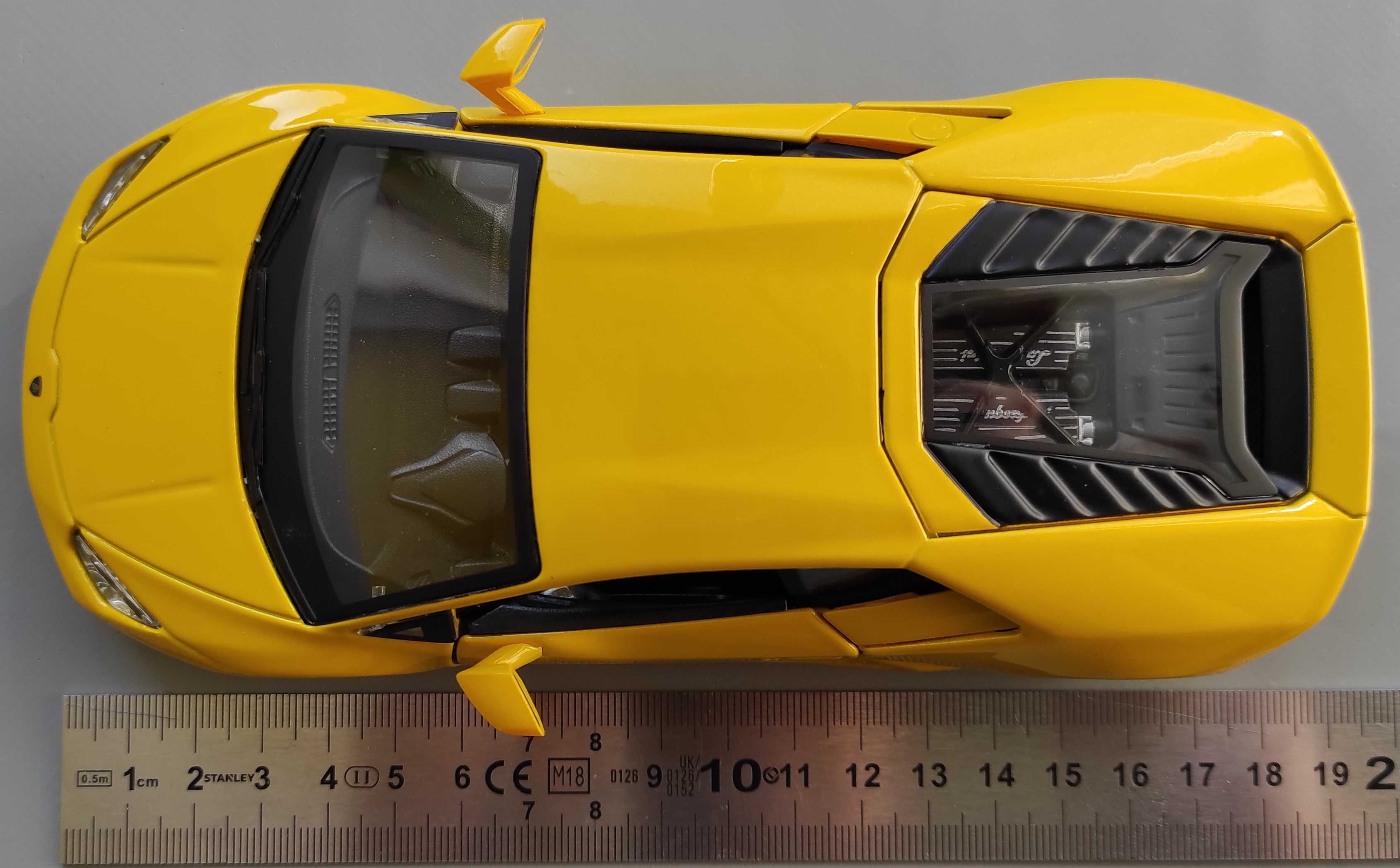 Модель "Lamborghini Huracan LP 610-4" 1/24 (Maisto)