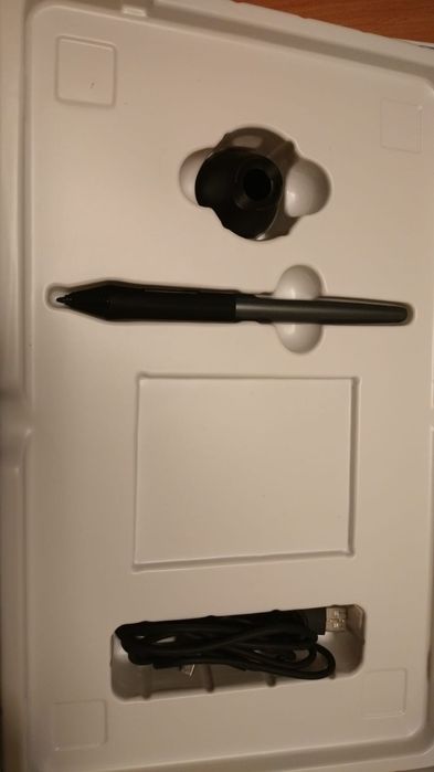 Mesa digitalizadora com caneta Huion Inspiroy H950P