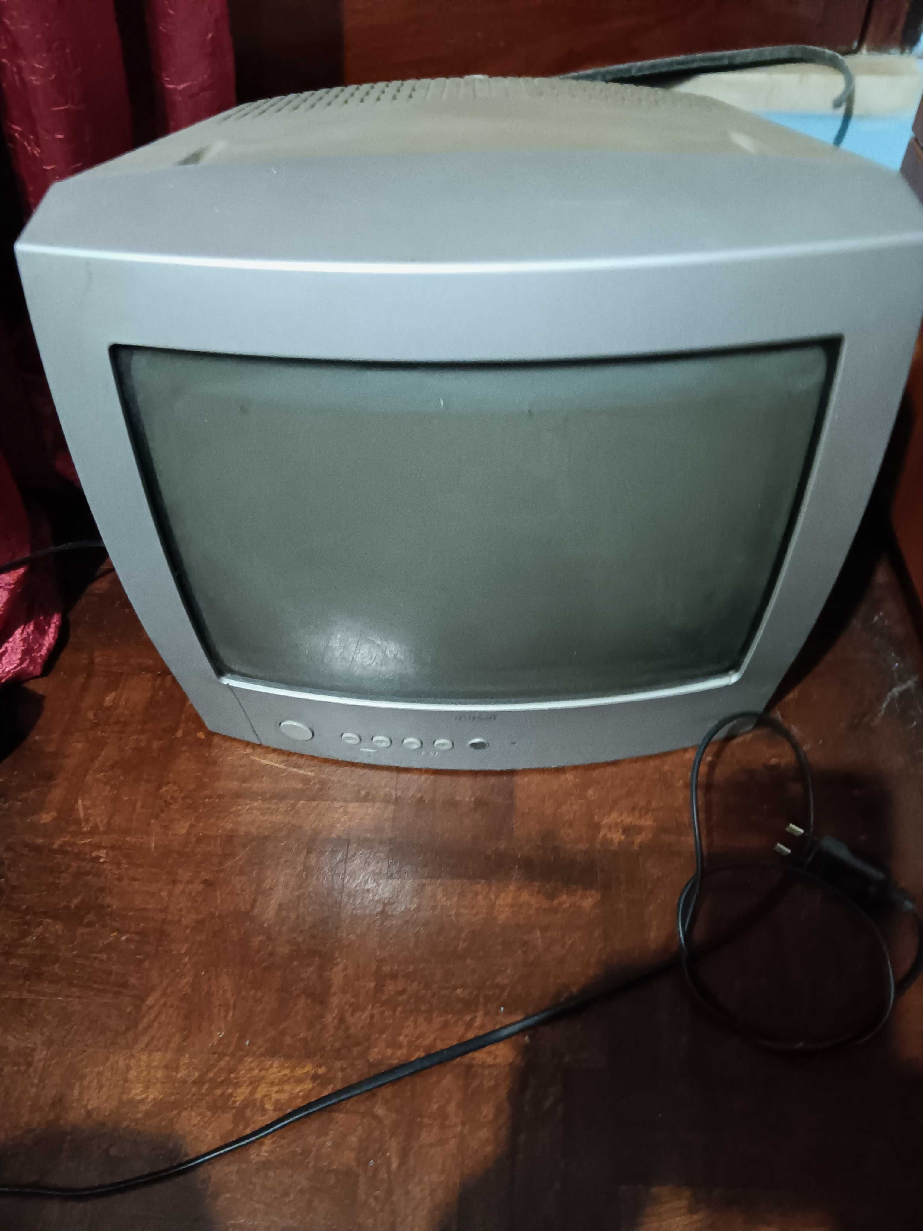 Duas televisões analógicas