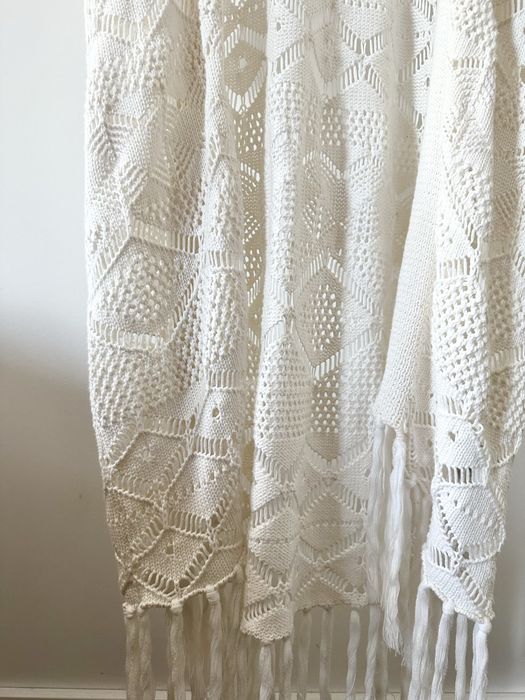 Ażurowa letnia narzutka z frędzlami długa maxi maxi kardigan boho
