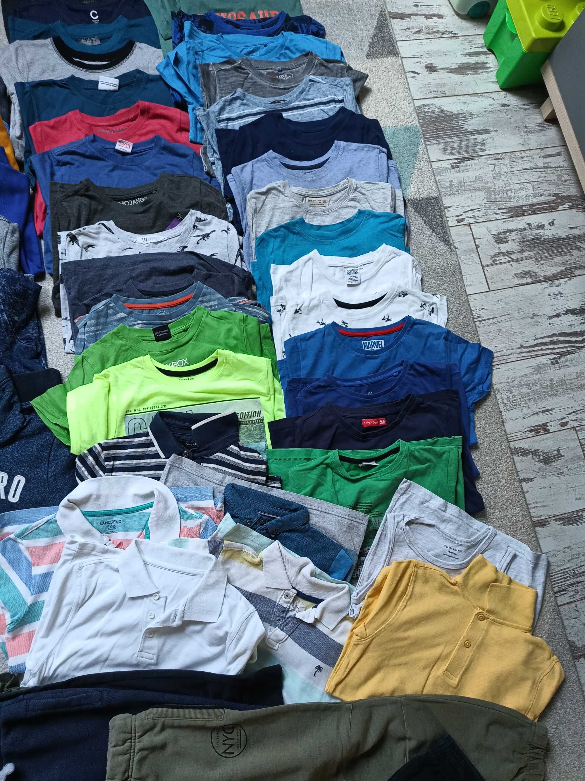 Zestaw ubrań chłopięcych bluzy dresy spodenki rozmiar 122 128