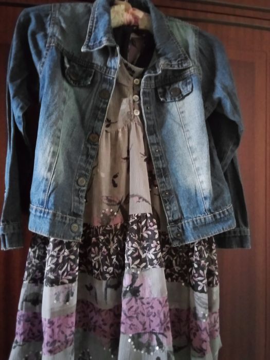 Продам джинсовую курточку детскую