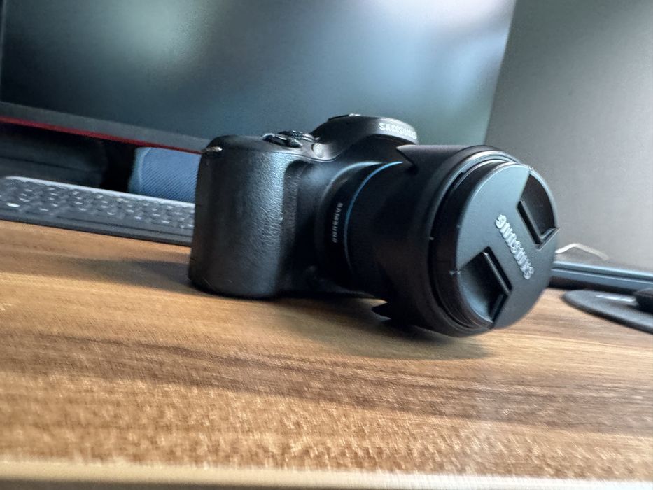 Aparat Samsung NX20 z objetywem 18-55