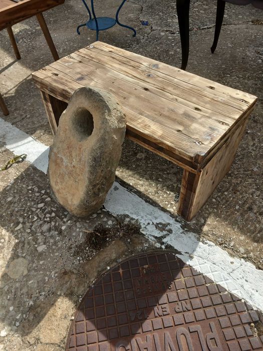 Banco rustico de madeira, de jardim, bom estado