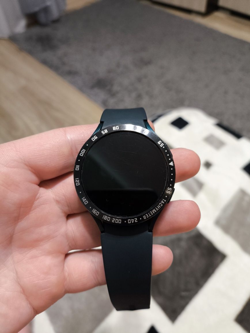 Продам Galaxy Watch 4 44 mm.