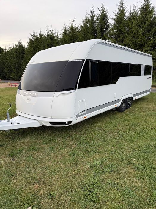 Hobby 650 UKFE Premium  Klimatyzator dachowy bogato doposażona. Sporadycznie używana