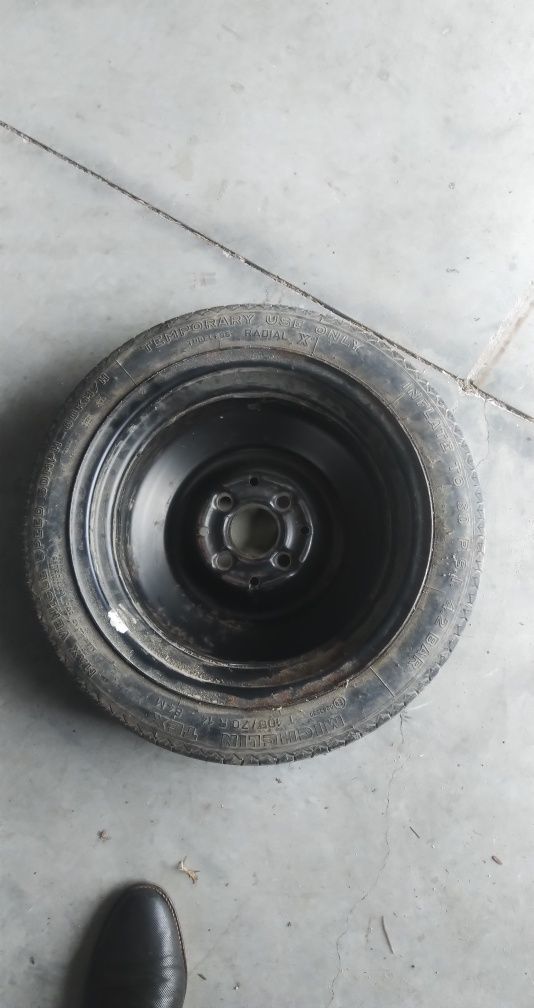 Pneu e jante R14 suplente