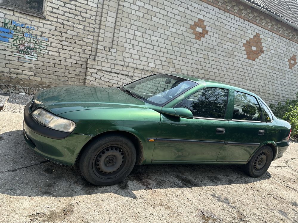 Opel Vectra B 1997г. 1.8 автомат бензин