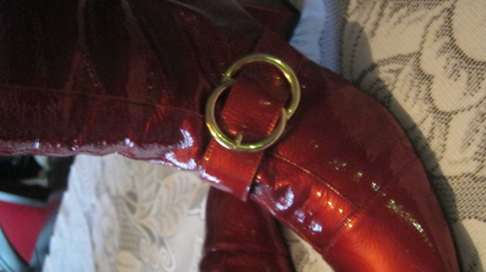 Eksluzywne hiszpańskie kozaki  ze skóry naturalnej lakierowanej.