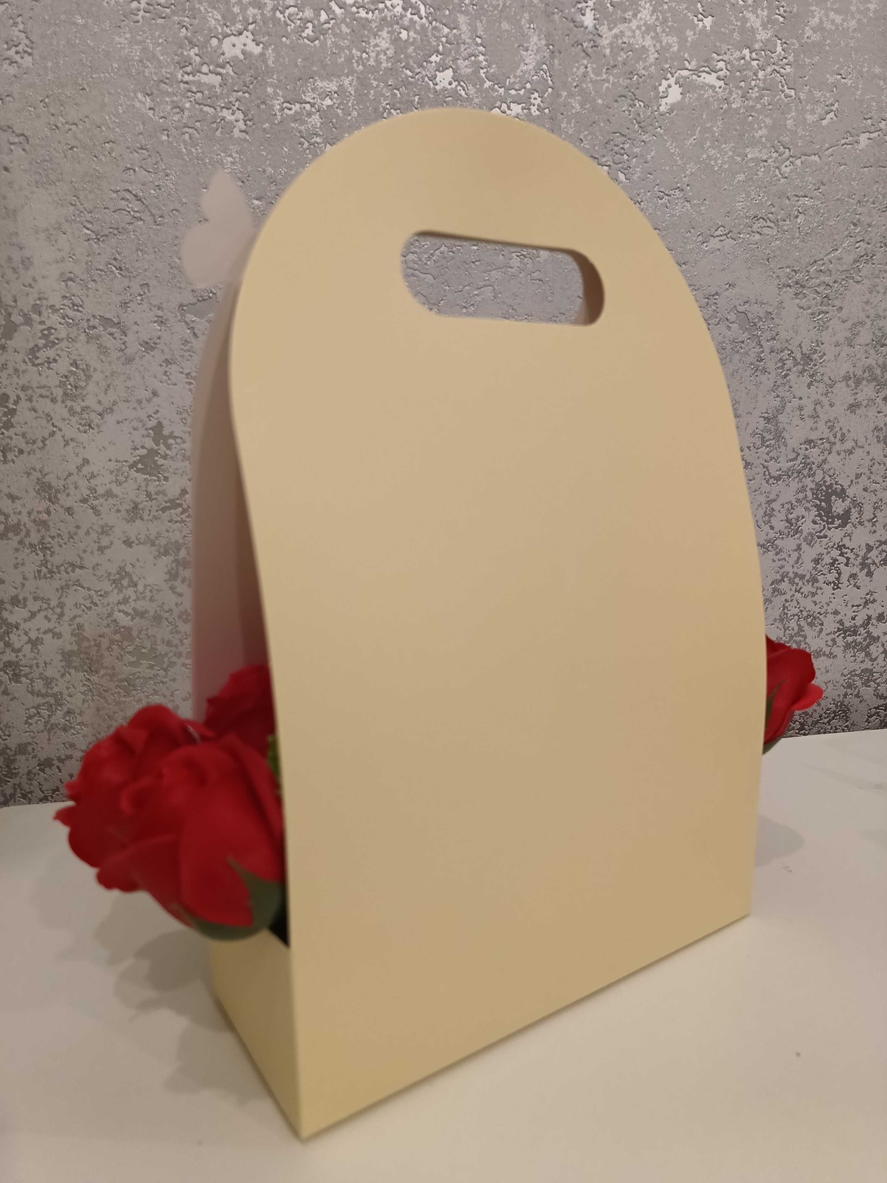 Koszyk Na Dzień Babci Kompozycja Kwiaty mydlane Róże