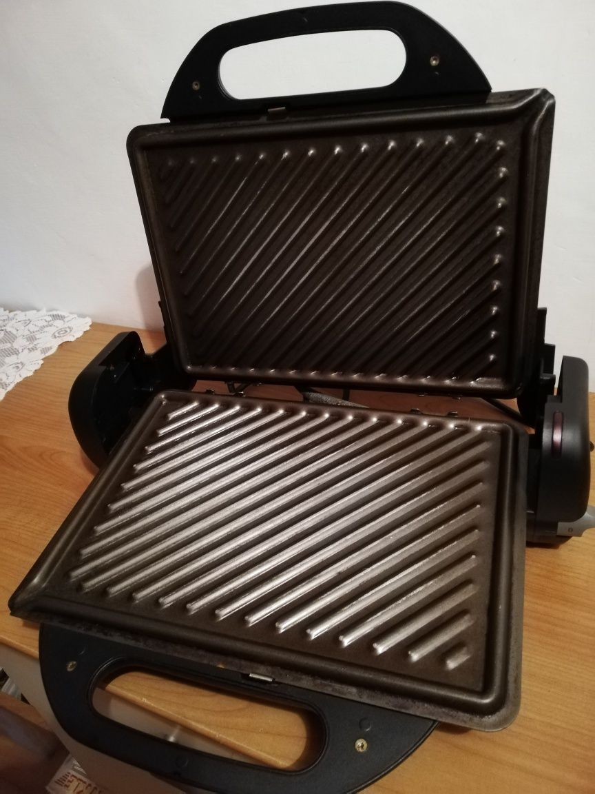 Grill elektryczny Philips HD4467