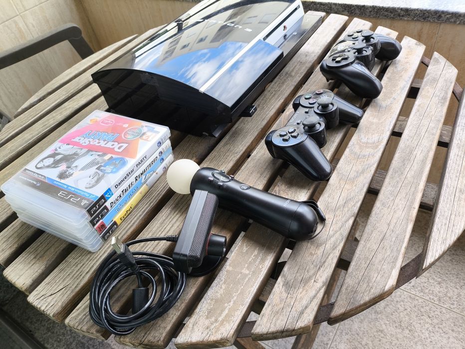 PlayStation 3 Oferta 3 Jogos, 2 Comandos, 1  Comando Move e Câmera