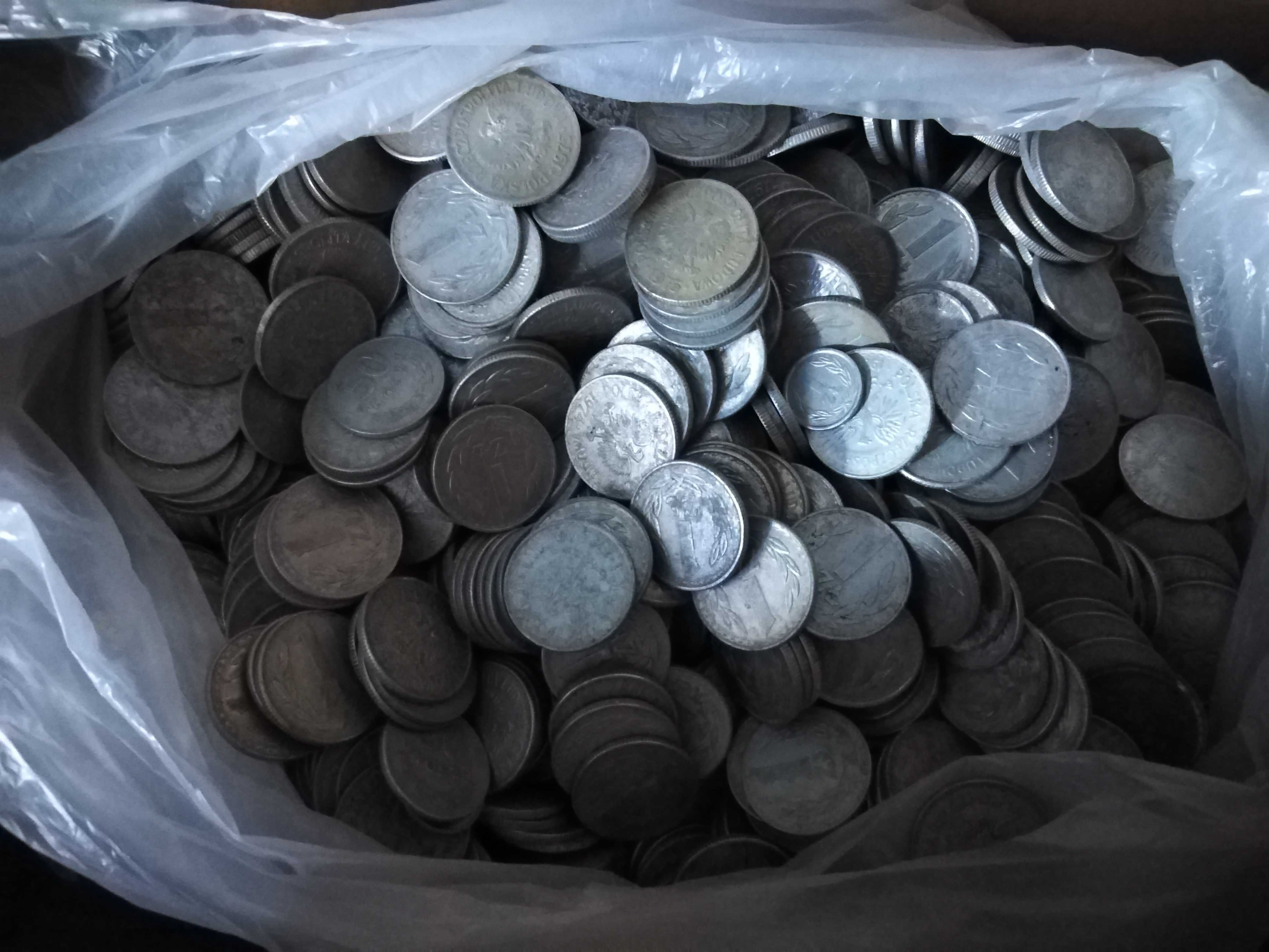 monety aluminium  w pudełku z lat prl