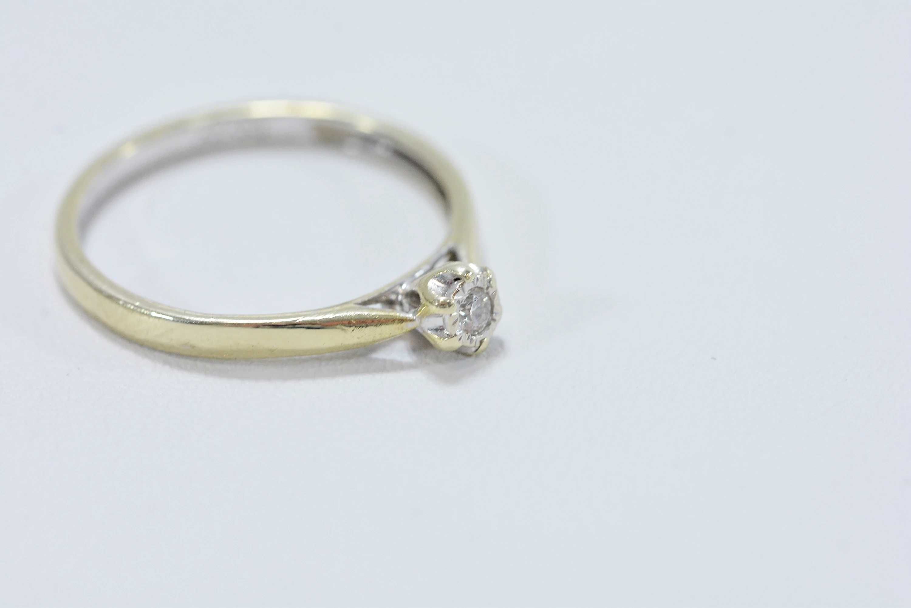 Piękny drobny pierścionek z brylantem 1,61g 585