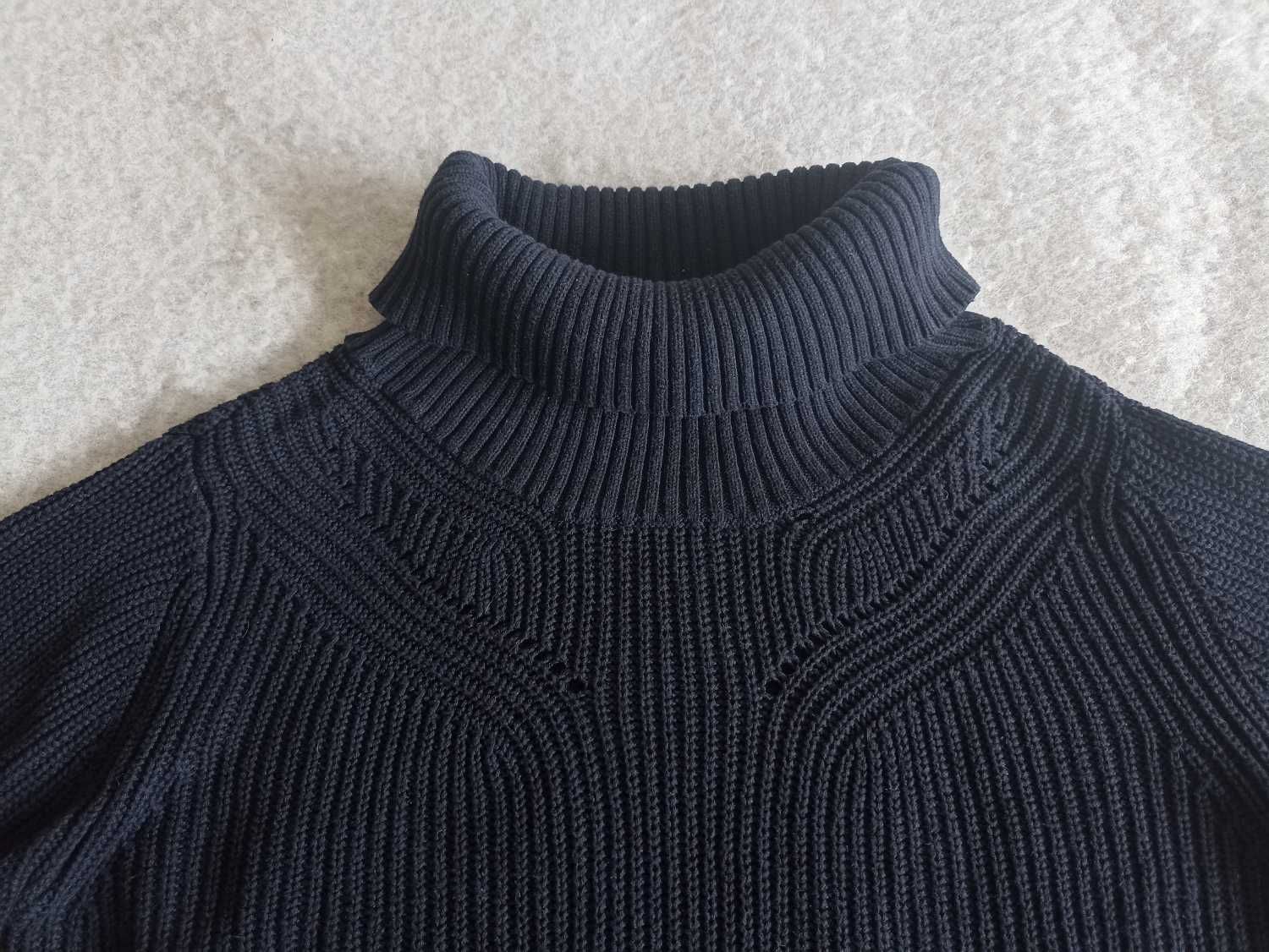 Granatowy sweter golf guess gruby splot