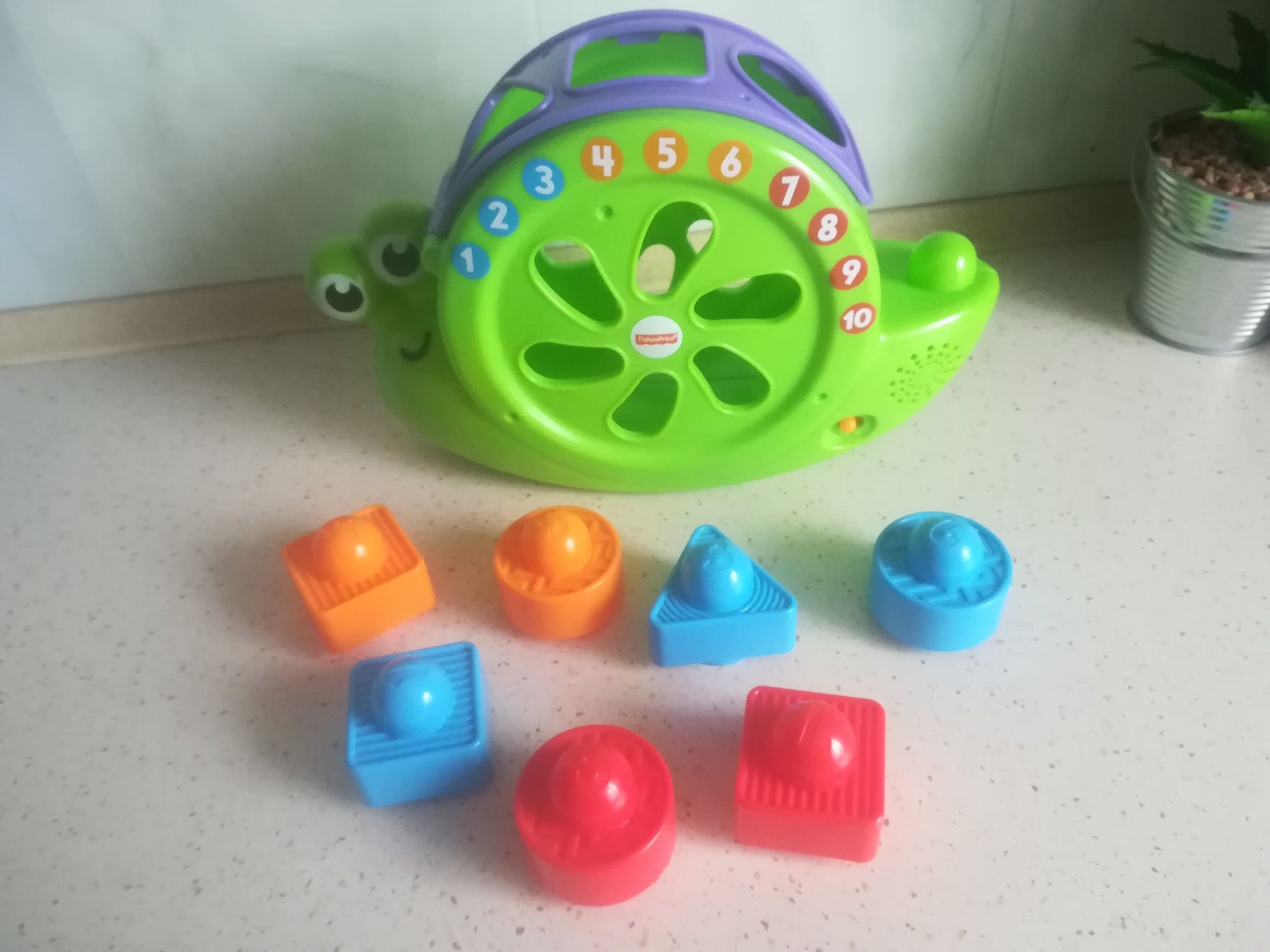 Fisher-Price Śpiewający Ślimak Sorter zabawka