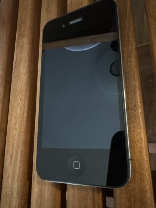 iPhone 4s stan dobry,zablokowany