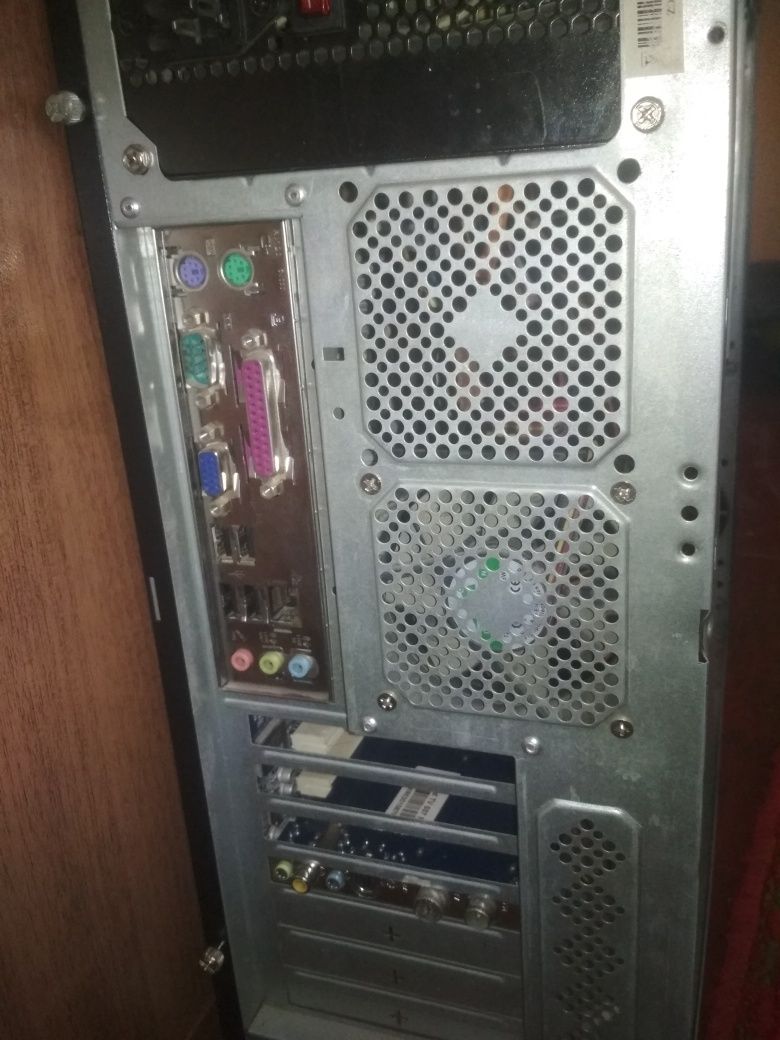 Комп’ютер у доброму стані ЦП 4 ядра