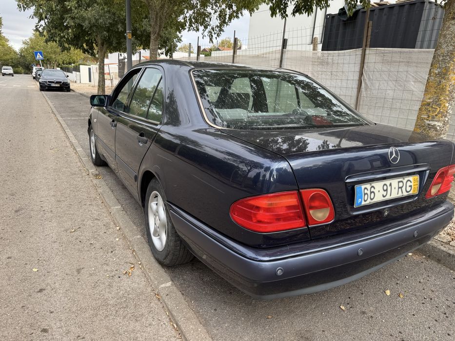 Mercedes E 220 (diesel)