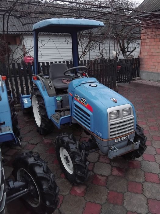 Продаються трактора