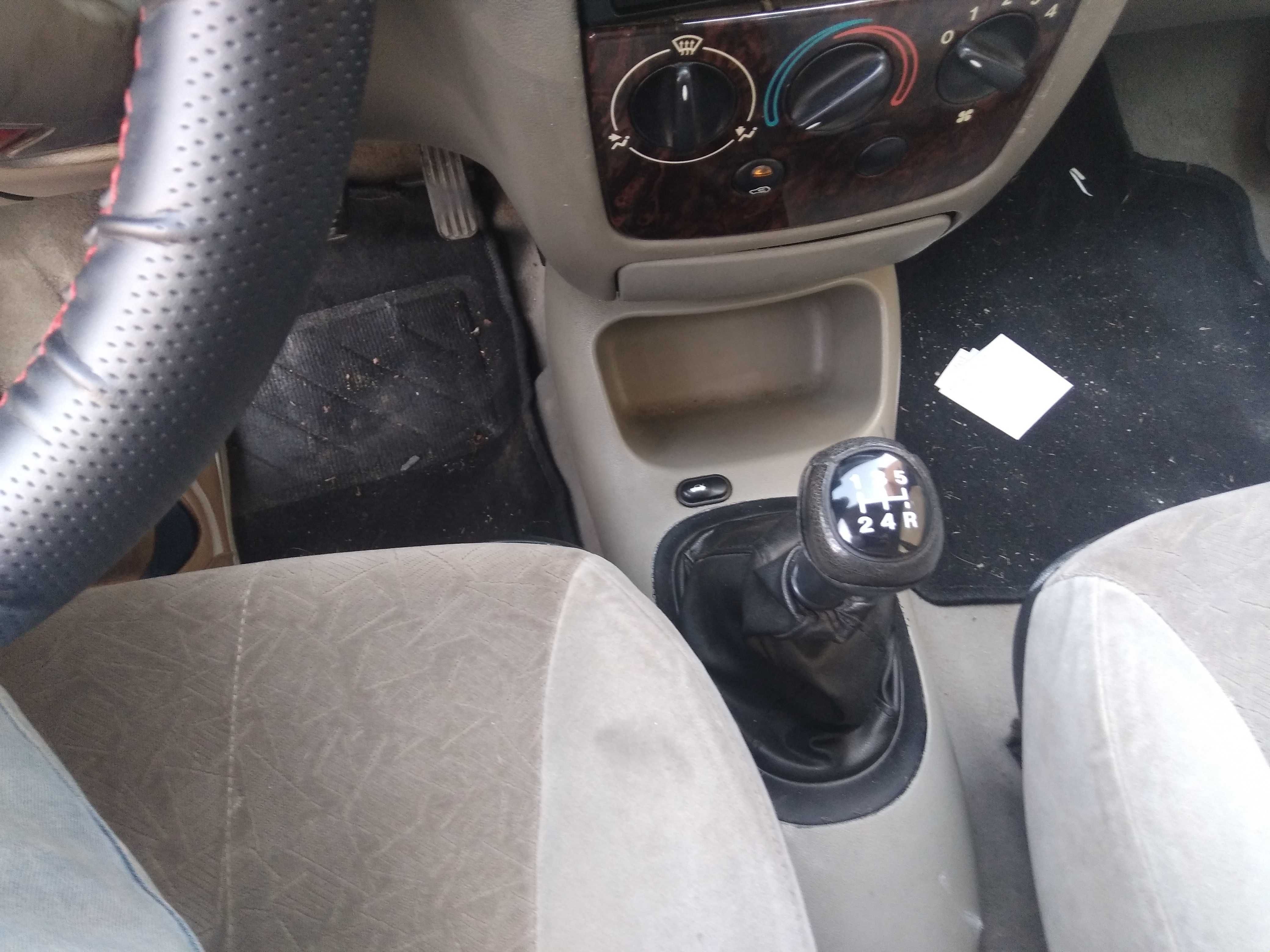 Ford fiesta gasolina 5 portas