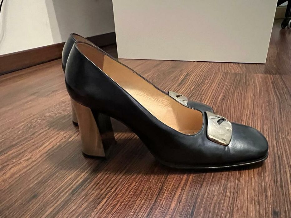 Czółenka na słupku