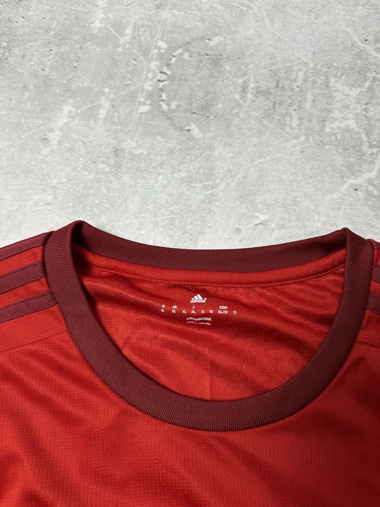 Adidas T Shirt FC Bayern  Size XL