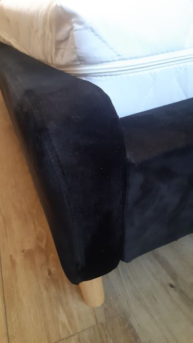 Łóżko na sprzedaż