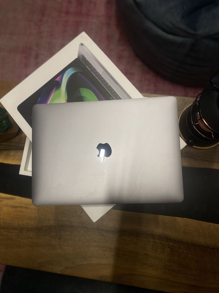 Ноутбук Apple MacBook Air 13" i5/8/128GB Space Gray (MVFH2) 2019