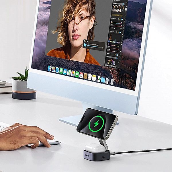 Ładowarka Ugreen W702 indukcyjna 3w1 z MagSafe / Qi2 i portem USB-C na