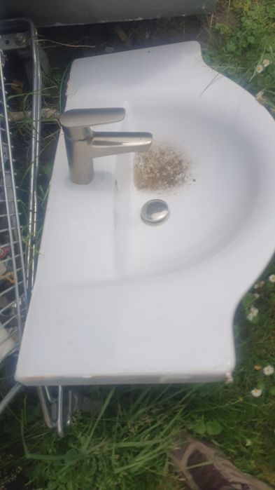 Umywalka z damontażu