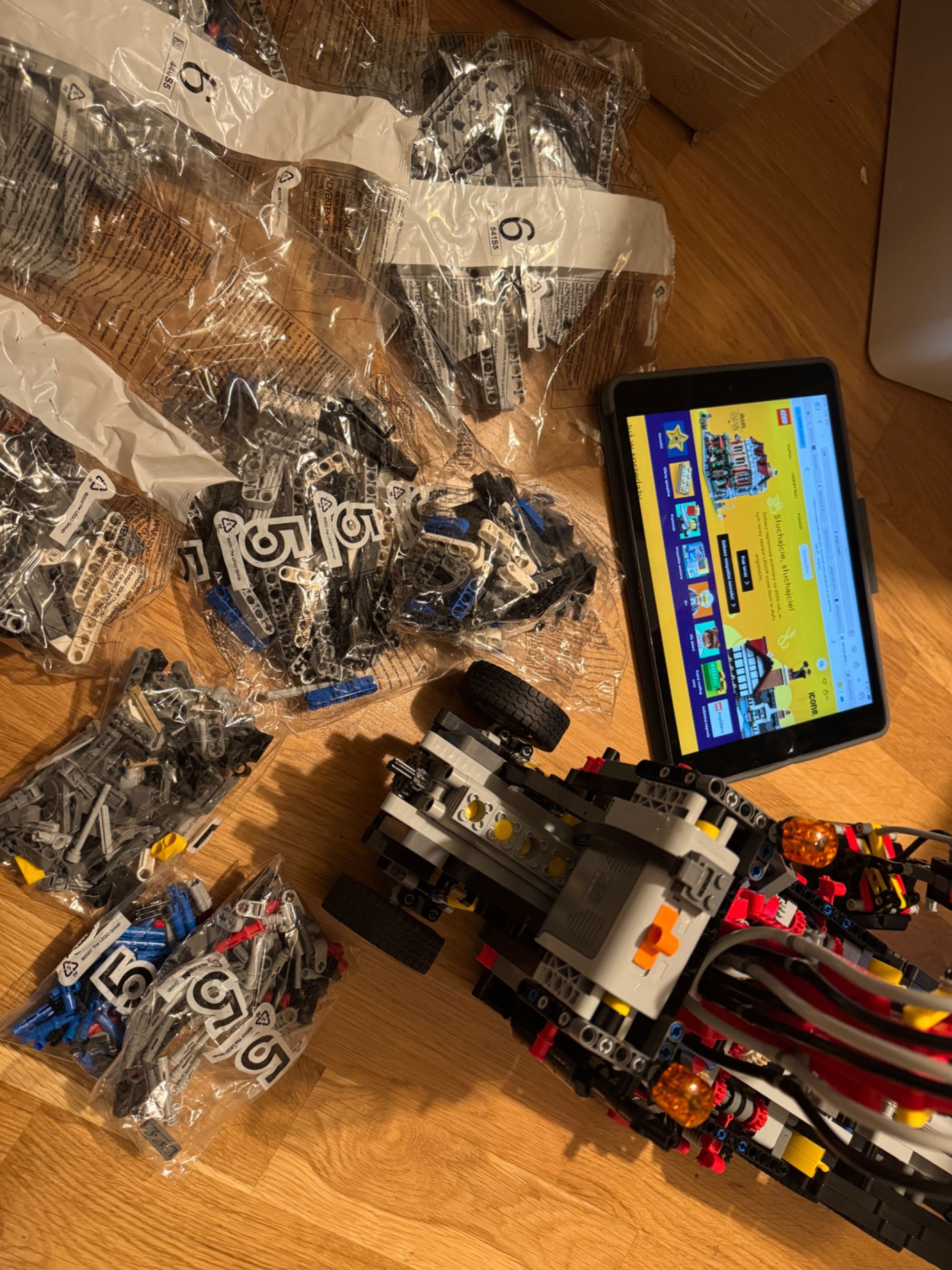 Lego Technic 42043 Mercedes Arocs stan idealny zbudowany w 2025