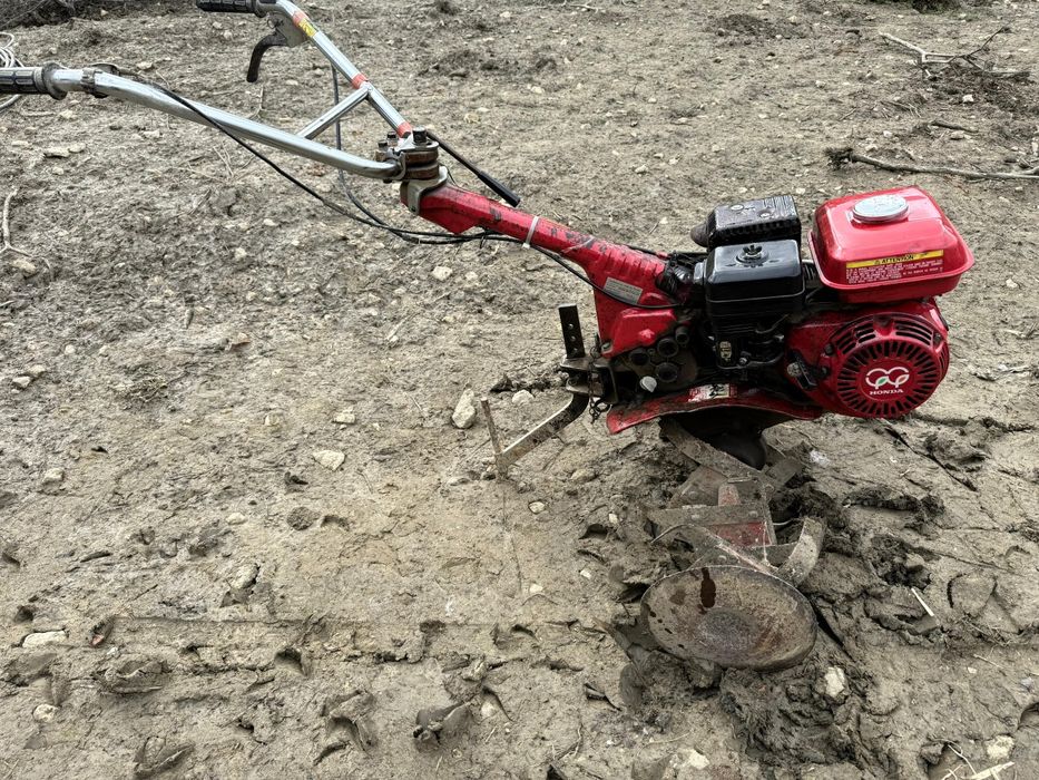 Trator motocultivador motoenxada Honda f360
