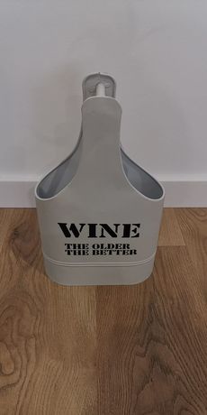 Metalowy stojak na wino