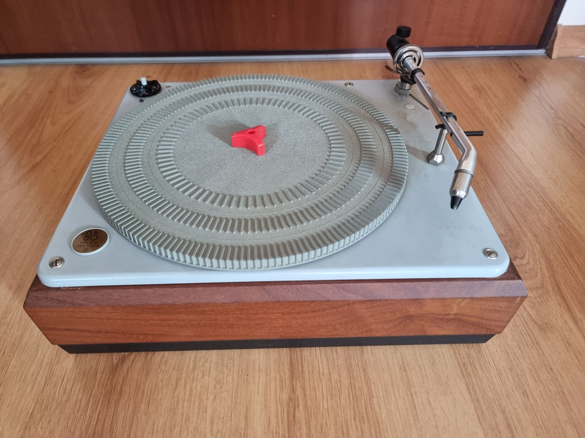 Gramofon Bang&Olufsen Beogram 42VF