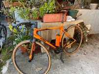 Bicicleta + Sapatos de Ciclismo - Como Novos!